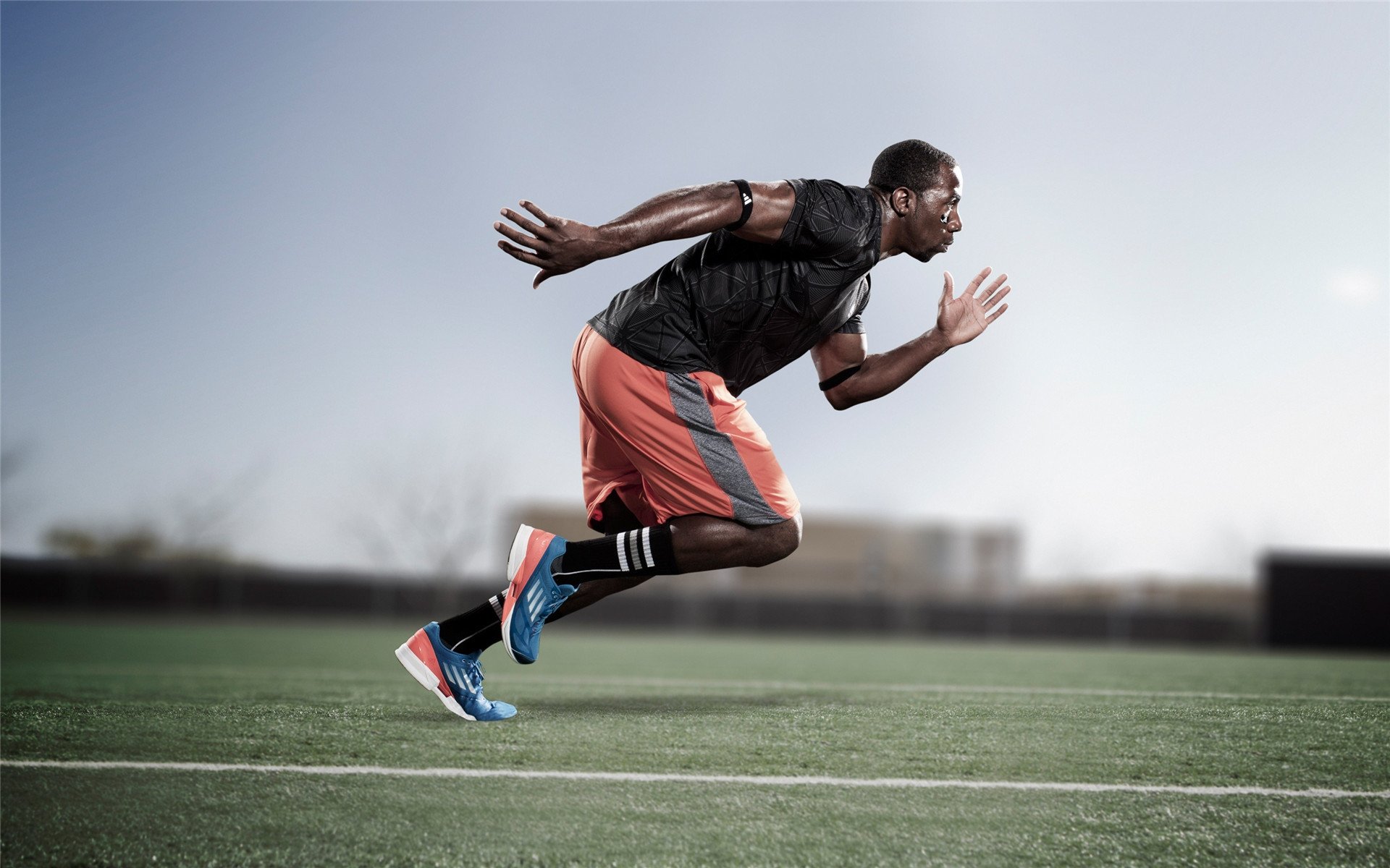 开云官网2026-福克斯绝杀时刻，当雄鹿压哨击碎开拓者，篮球之神在谁耳边低语？