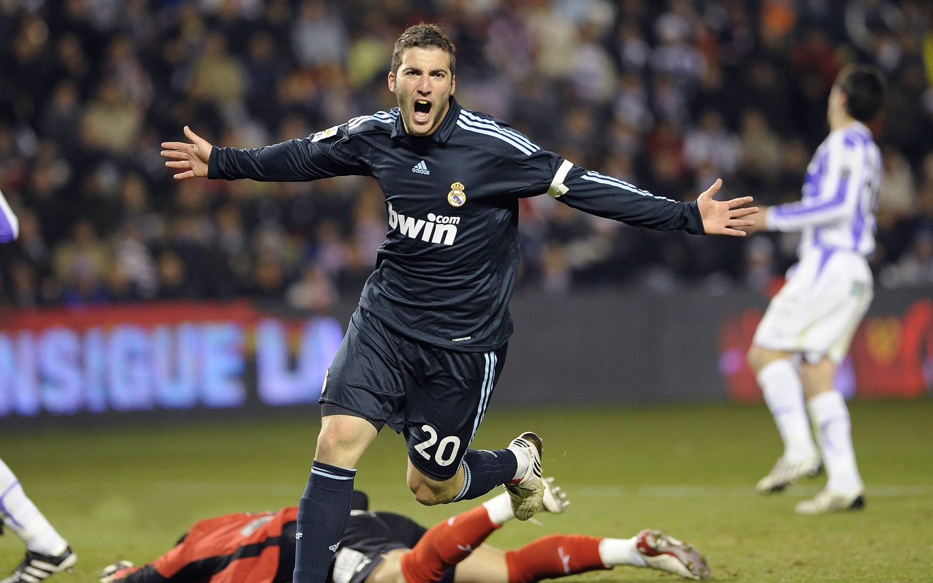 布鲁诺的沉默，当无解成为洪都拉斯人刺穿米兰的利刃